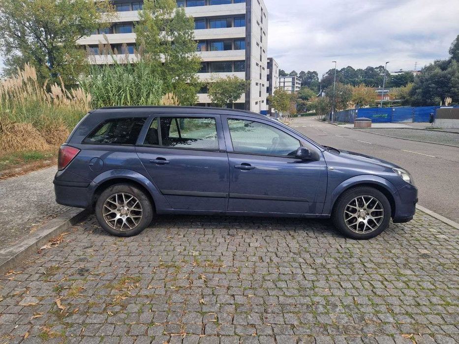 Opel Astra H Caravan 1.3 CDTI 90cv — Económica, Espaçosa e Prática foto 5