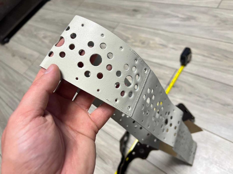 Wloty powietrza słupek Wołga GAZ 24