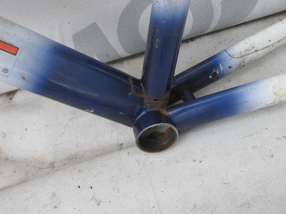 Stalowa rama szosowa PEUGEOT Competition! COLUMBUS ACCIO! Pęknięta!