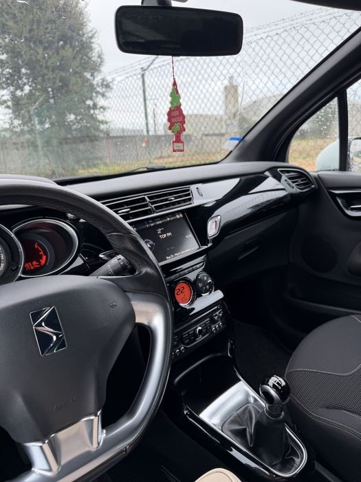 Citroen Ds3 preto e branco