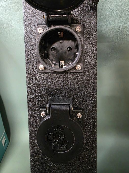 Słupek ogrodowy rozdzielacz 4x gniazdo 230V czarny IP44 Eglo Park 4