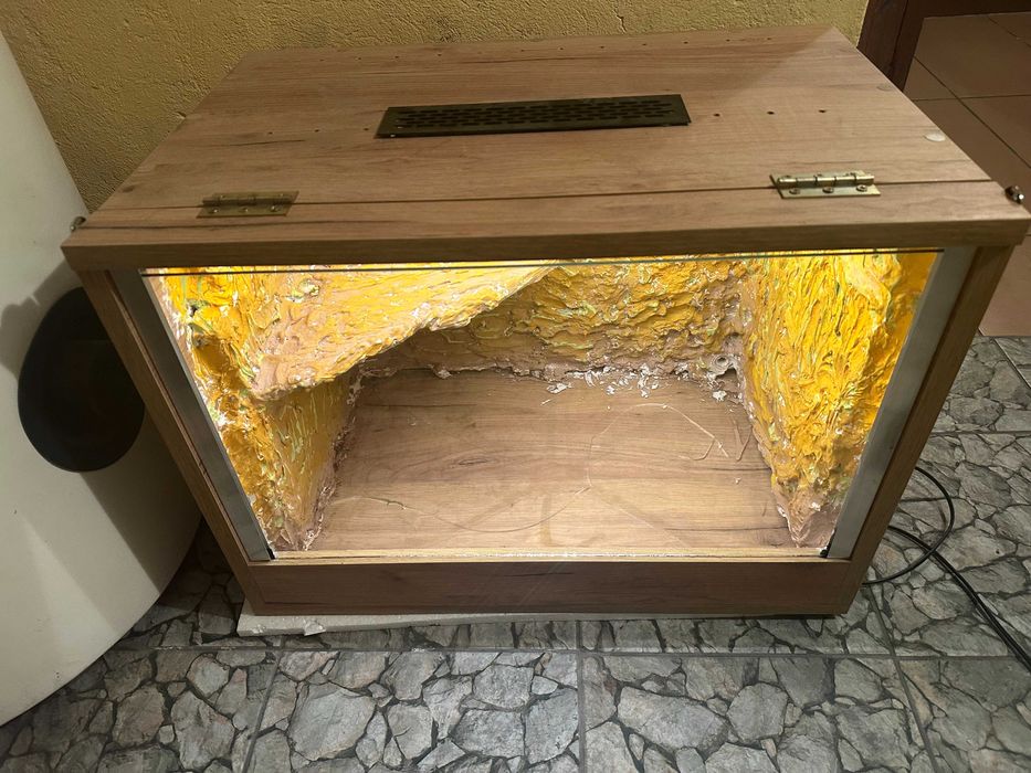 terrarium  60x40x40 cm.