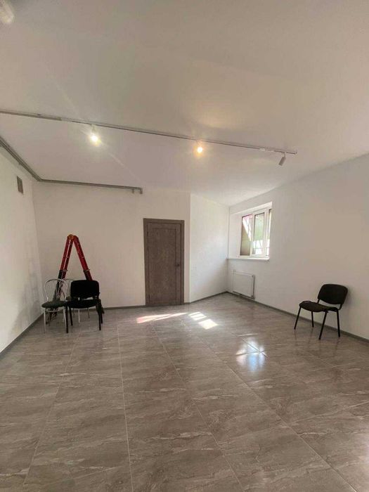 Оренда комерційного приміщення по вулиці Шухевичів