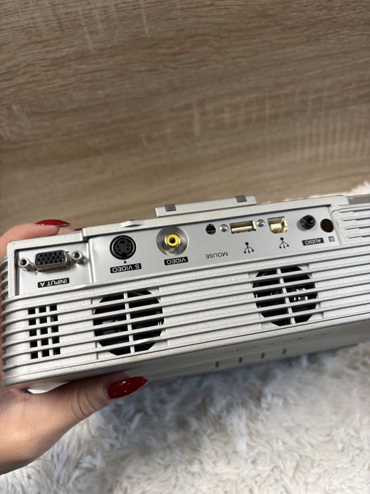 Sony LCD Projector VPL-CS2