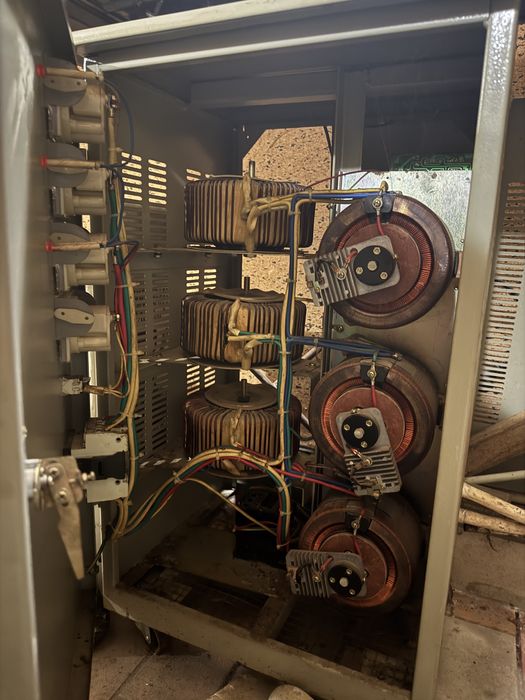 Трехфазный стабилизатор напряжения ENSYCO SVC-Pro 15 кВА (380В)