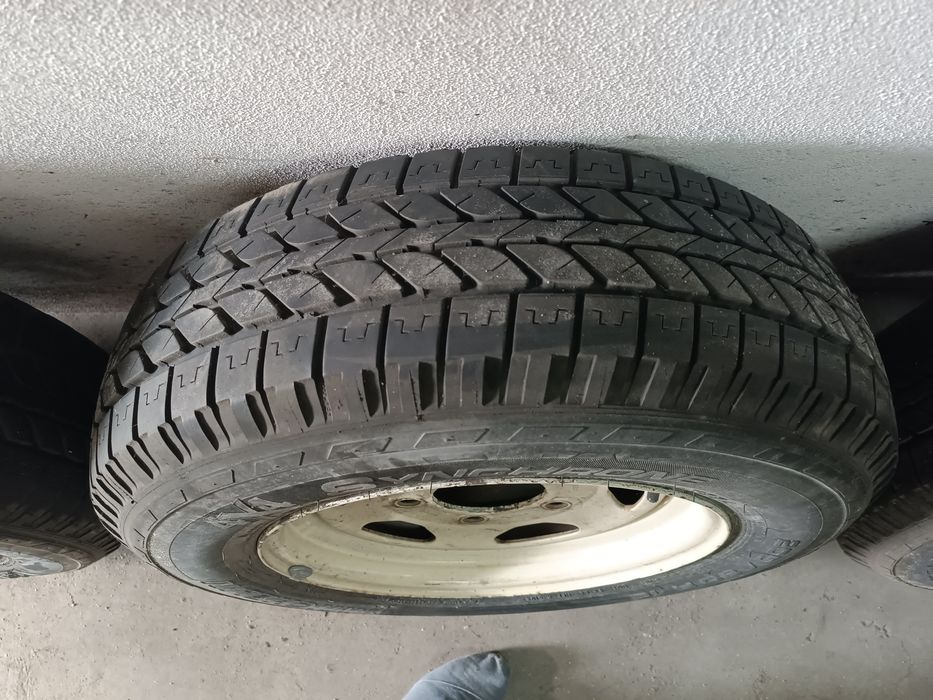 Pneus mais jantes Land Rover