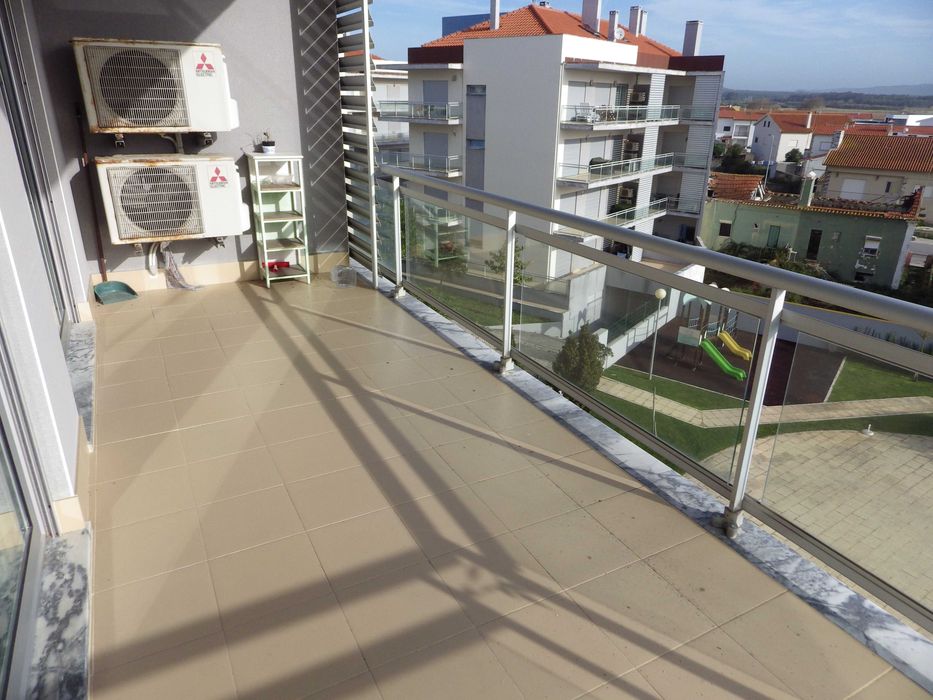 Apartamento T3 para férias com piscina a 5 minutos a pé da praia