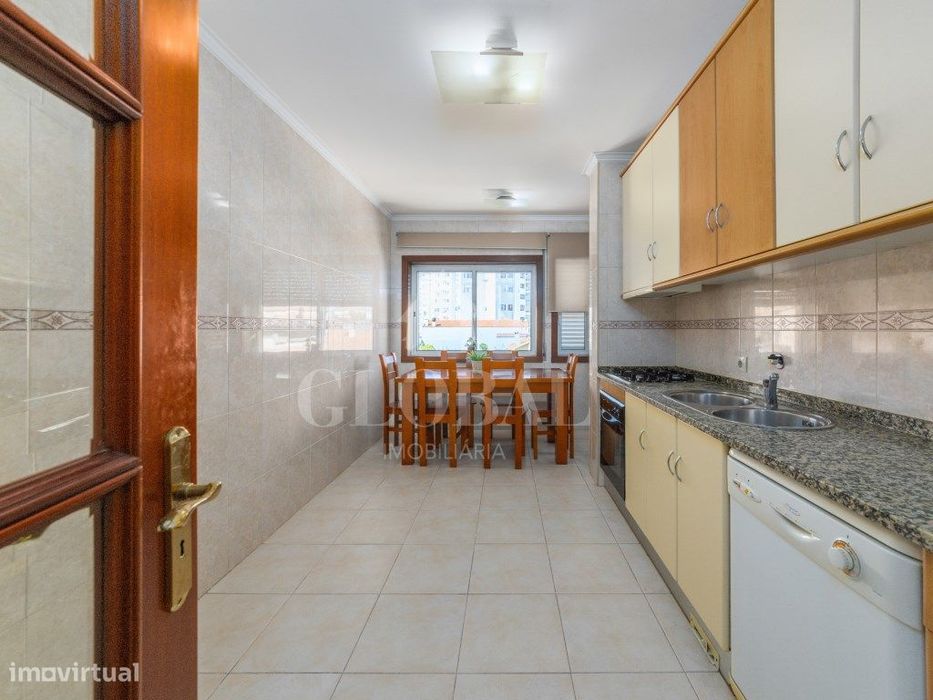 Apartamento T2 Paços De Brandão