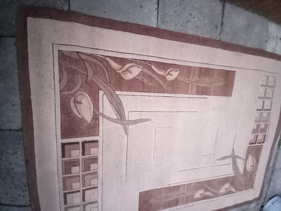 Sprzedam dywan 220x160 cm.