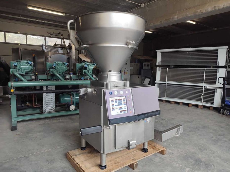 Nadziewarka próżniowa Handtmann VF 300 z załadunkiem