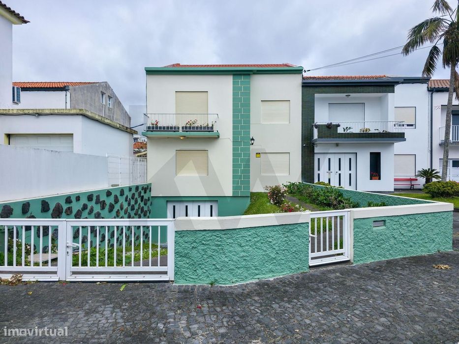 Moradia T5, localizada numa das zona nobres de S.Pedro. concelho de Po