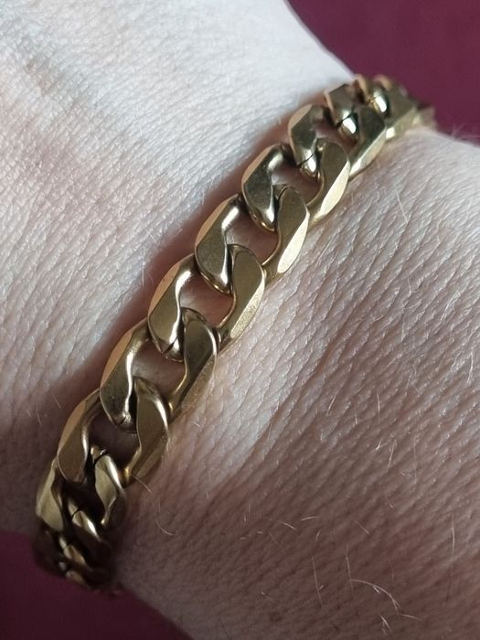 Pulseira dourada, em aço, malha grossa 1+1.
