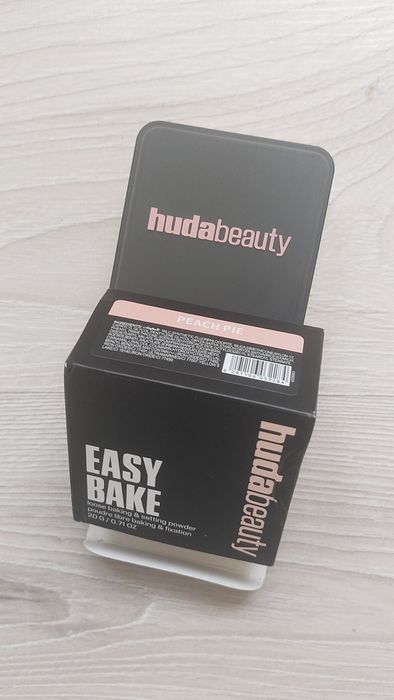 Huda beauty peach pie