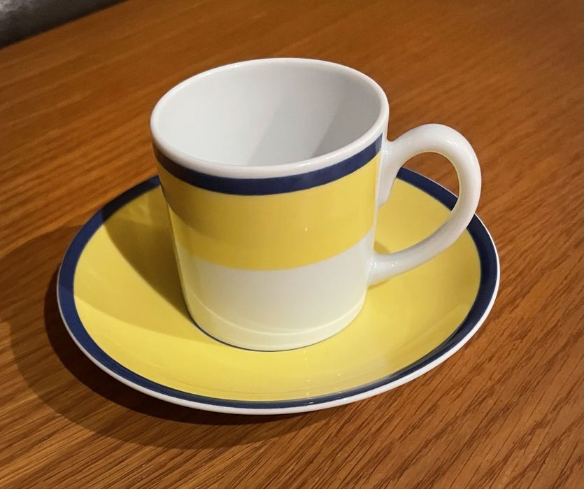 Conjunto 18 peças vista Alegre novo, 6 chavenas de chã, 6 de café e 6 canecas, custo real 180€
