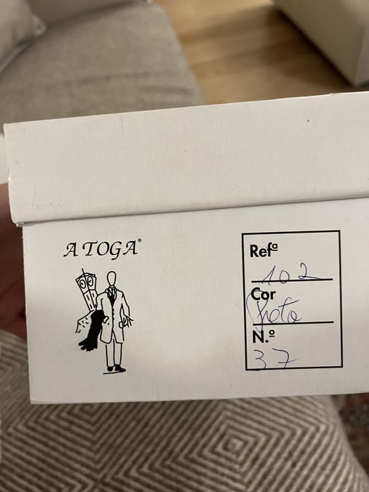 Sapatos académicos em pele 37