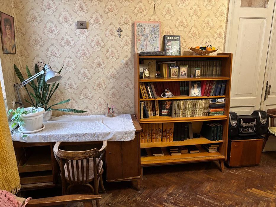 Пропонуємо вам в оренду 3х кімнатну квартиру в хорошому житловому стані!