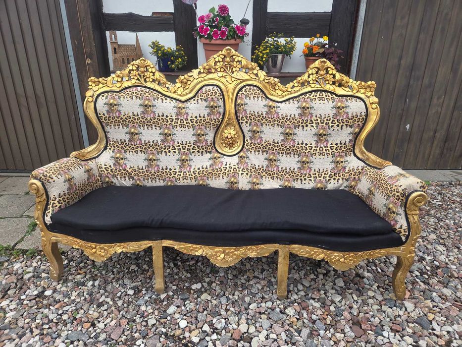 Stolik + sofa w zestawie