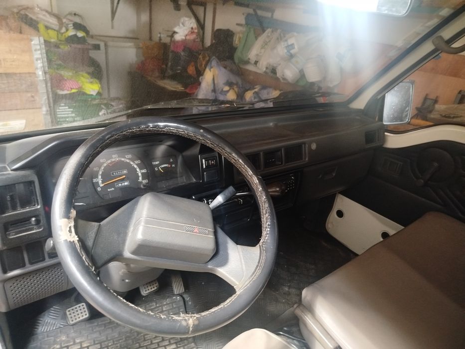 Mitsubishi L300 6 lugares caixa aberta