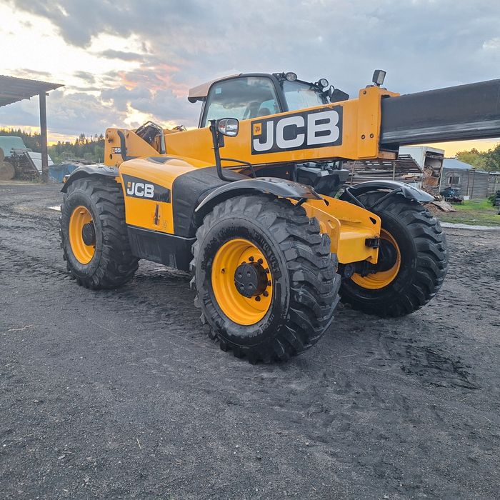 Sprzedam  ładowarkę  JCB 550 80