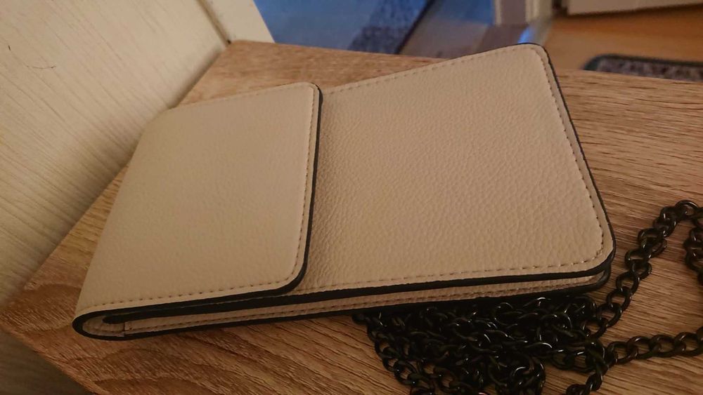 Nowa torebka, etui na telefon na łańcuszku jasny beż