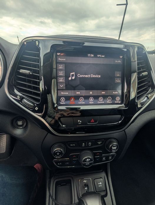 jeep cherokee 2,4 л  2019 р
