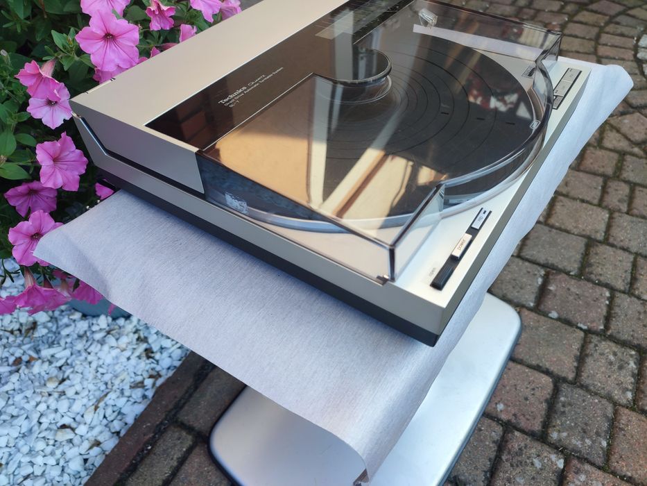 Gramofon Technics SL-7