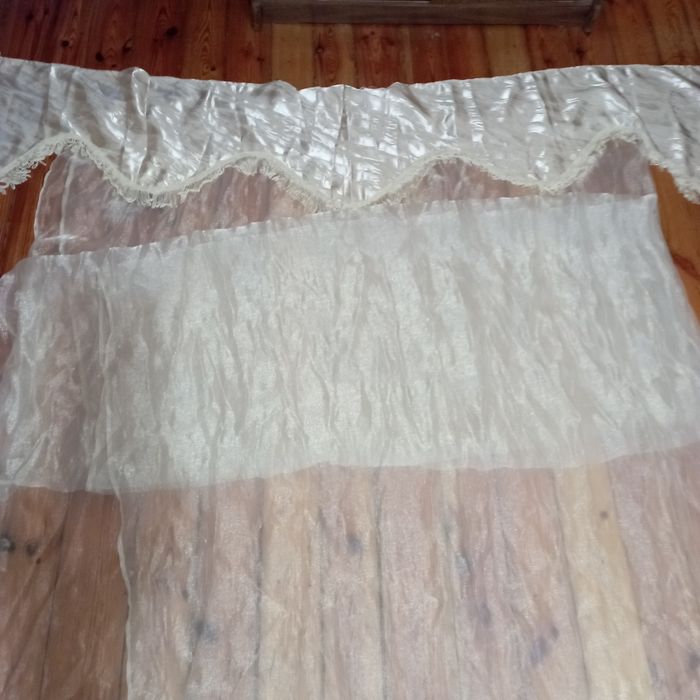 Ламбрекен и гардина для окна