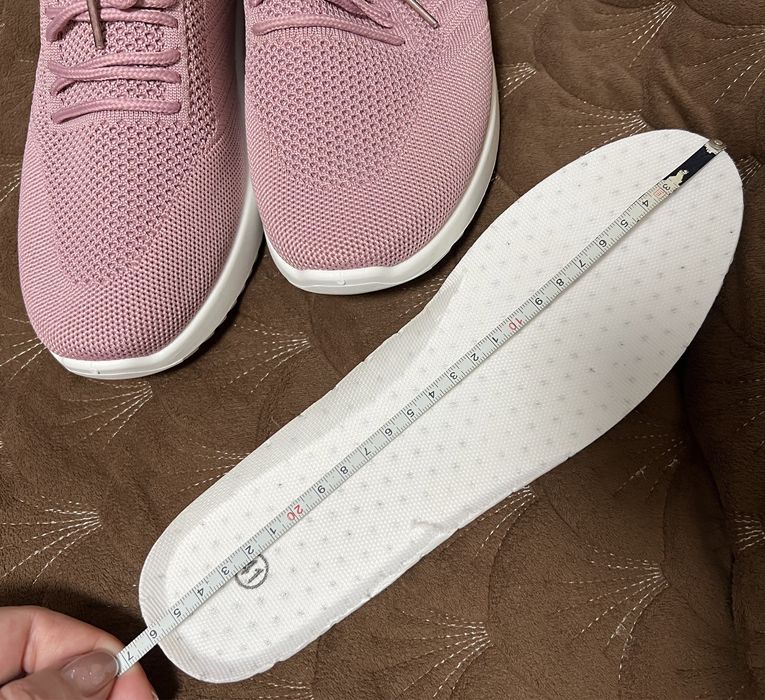 Кросівки жіночі нові