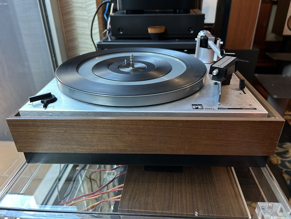 Gira-discos Perpetuum Ebner (PE) 2020 L – Clássico High-End Alemão