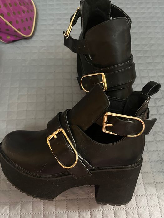 Bota para  feminina nova
