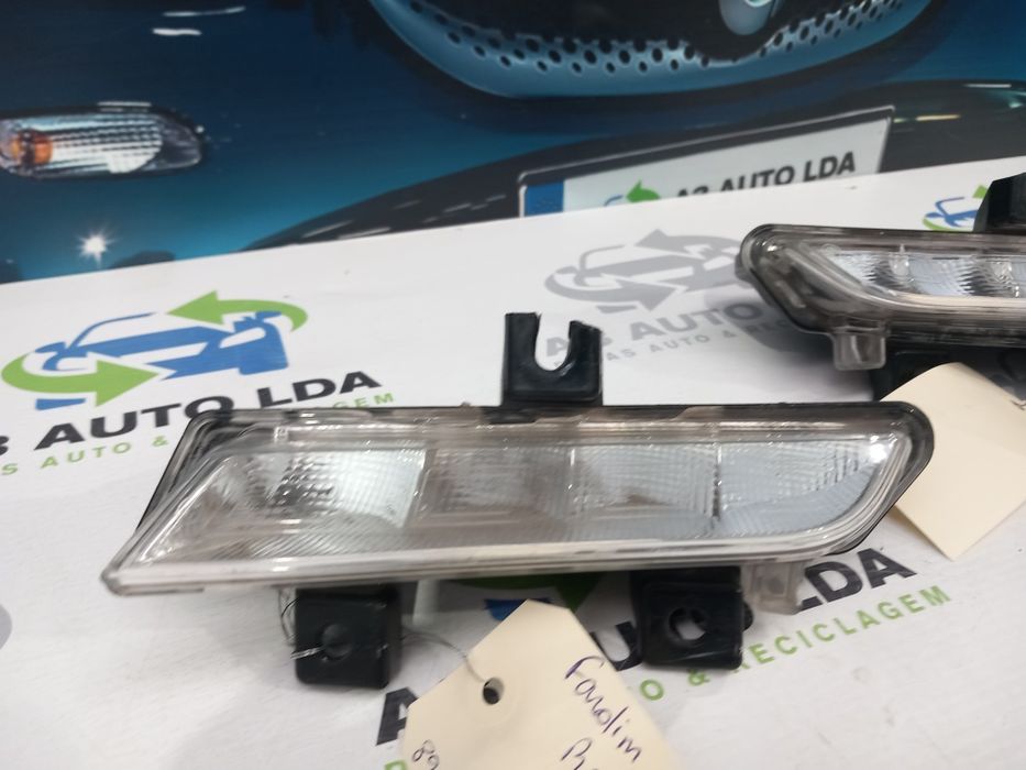 Farolim diurno esquerdo e direito Renault Clio 4