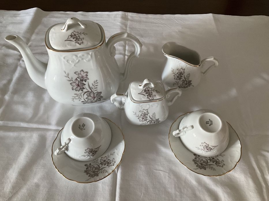 Serviço de jantar, serviço de chá, serviço de café da “Vista Alegre”