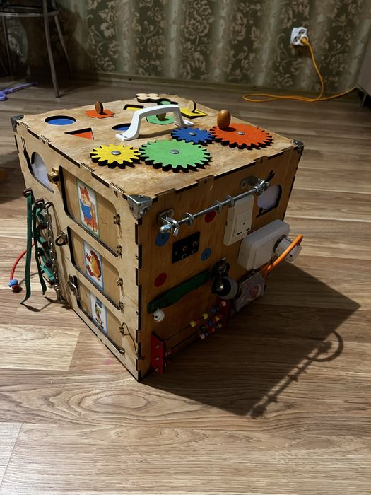 Бізікуб 35*35 для хлопчиків і дівчаток