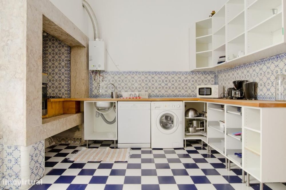Quarto - localizado em Santa Apolónia Lisbon