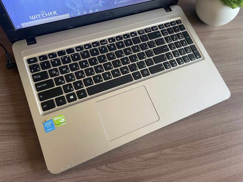 Игровой ноутбук Asus/i3-4005/8 GB/ 480 SSD/GeForce 920M 2 GB