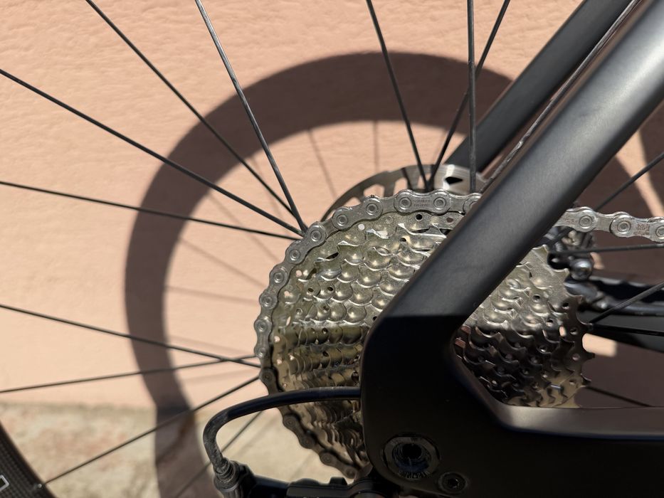 Rower szosowy Krush, hydraulika, Ultegra, full carbon, kola carbon
