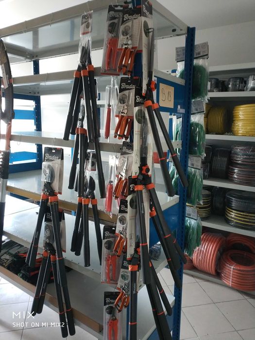 TACZKA BUDOWLANA bardzo solidna I wytrzymała  z grubej blachy !!