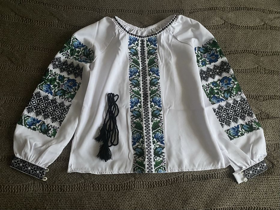 Вишиванка жіноча нова