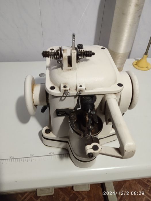 Швейна машинка для шкіри і хутра (скорняжка) Б/У