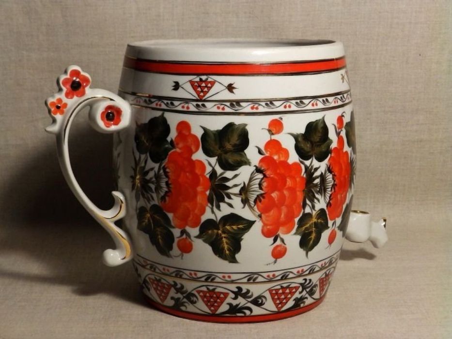 «КАЗАК МАМАЙ НА БОЧКЕ» Коростень авт. Трегубова скульптура фарфор СССР