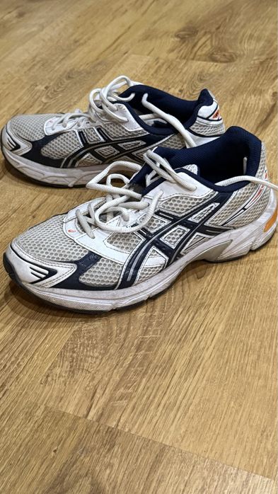 Кросівки asics 40 розмір,( 25,25 см)