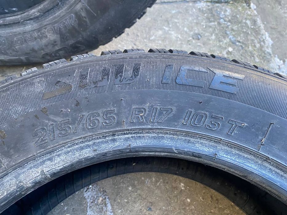 Резина TAURUS 215/65/R17.  4шт. Зима