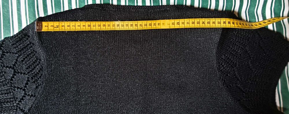 Casaquinho Preto Manga Curta - Tamanho 44 - Elegante e Versátil!