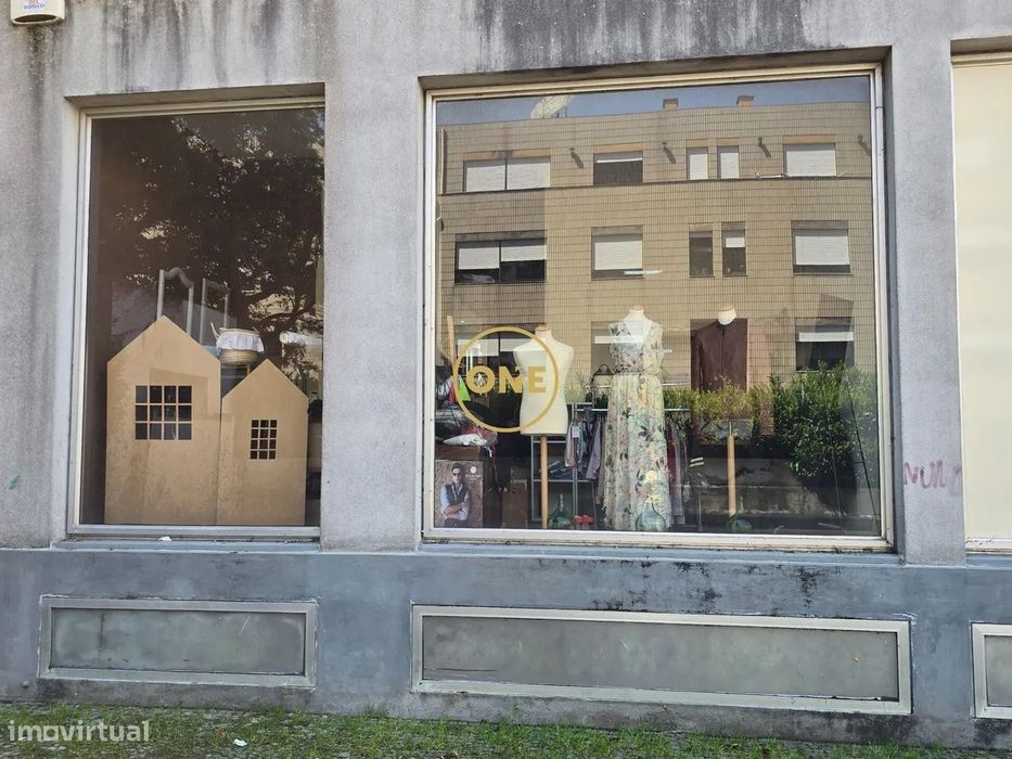 Loja para Venda em Vila das Aves