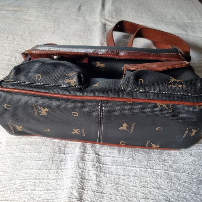 Carteira  a tiracolo da cavalinho