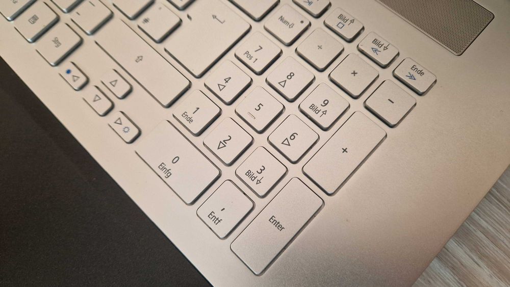 Laptop Acer Aspire Ethos audio 5.1 Intel i7 32GB ram 1TB SSD