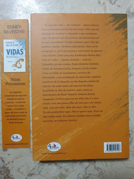 Conjunto de 3 livros usados.