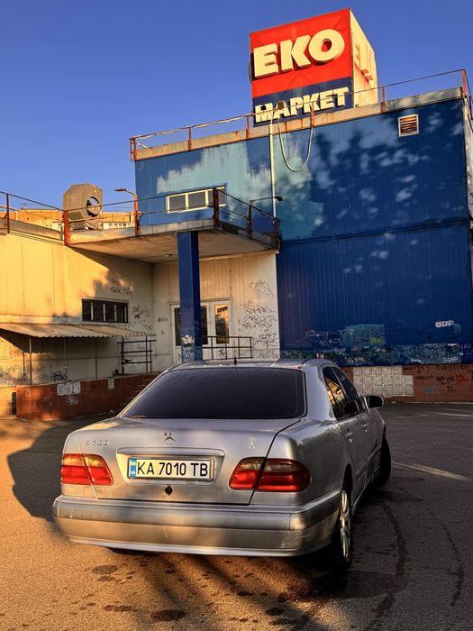 Mercedes 210 2.0benz