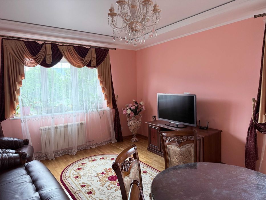 Квартира у Карпатах (+гараж)