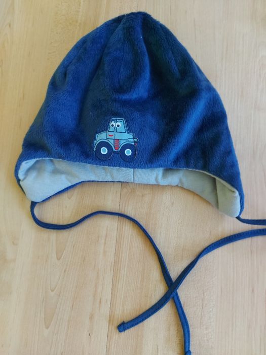 Zestaw czapek r. 46-48